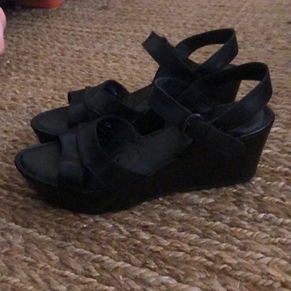 born black leather wedges - Picture 3 of 6